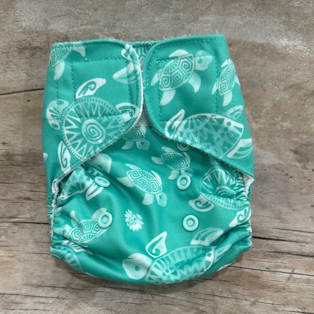 Lalabye Baby, NEWBORN size cloth diapers reusable. Hook and Loop *USED*
